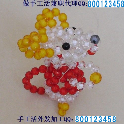 殘疾夫婦做服裝手工活加工掙錢養(yǎng)家(圖1)
