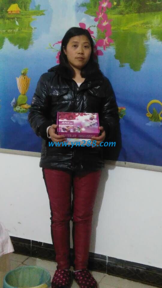 湖南漣源農(nóng)村婦女肖大姐農(nóng)閑之余做手工活補貼家用 湖南漣源農(nóng)村婦女肖大姐農(nóng)閑之余做手工活補貼家用(圖1)