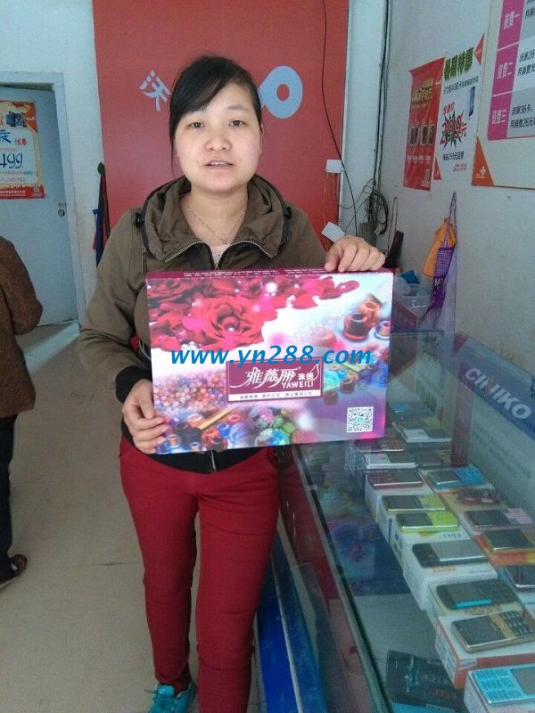 重慶墊江手機(jī)店梅女士業(yè)余時(shí)間兼職做手工活珠繡加工掙錢 重慶墊江手機(jī)店梅女士業(yè)余時(shí)間兼職做手工活珠繡加工掙錢(圖1)