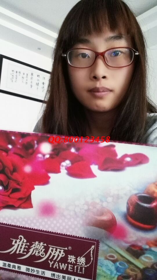 浙江溫州大學(xué)生林女士利用周末業(yè)余時間兼職做手工活珠繡 浙江溫州大學(xué)生林女士利用周末業(yè)余時間兼職做手工活珠繡(圖1)