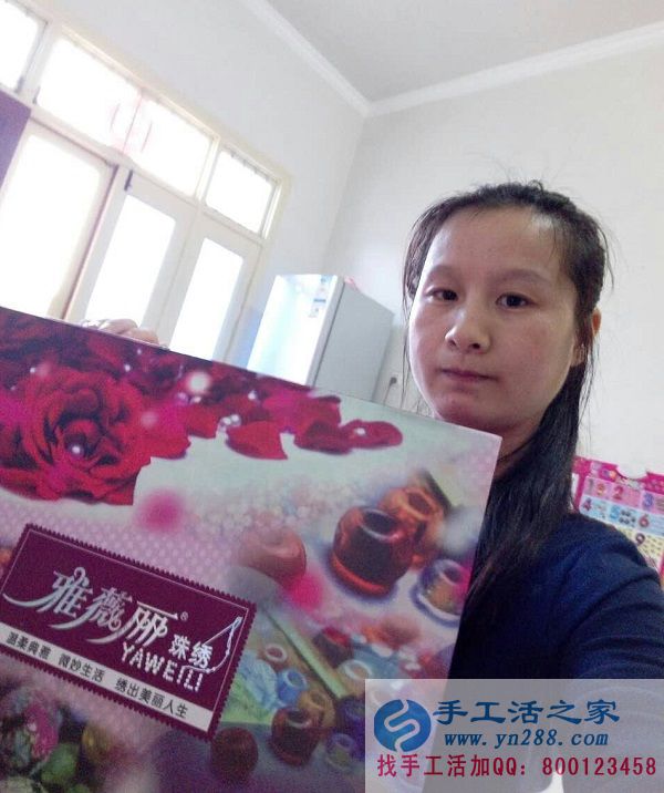 安徽合肥工廠女工周女士業(yè)余時間兼職做手工活珠繡加工賺外快 安徽合肥工廠女工周女士業(yè)余時間兼職做手工活珠繡加工賺外快(圖1)