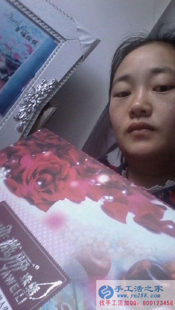 安徽臨泉縣寶媽韋女士在家?guī)殞氈嘤肿鍪止せ畲槔C賺錢補(bǔ)貼家用 安徽臨泉縣寶媽韋女士在家?guī)殞氈嘤肿鍪止せ畲槔C賺錢補(bǔ)貼家用(圖1)