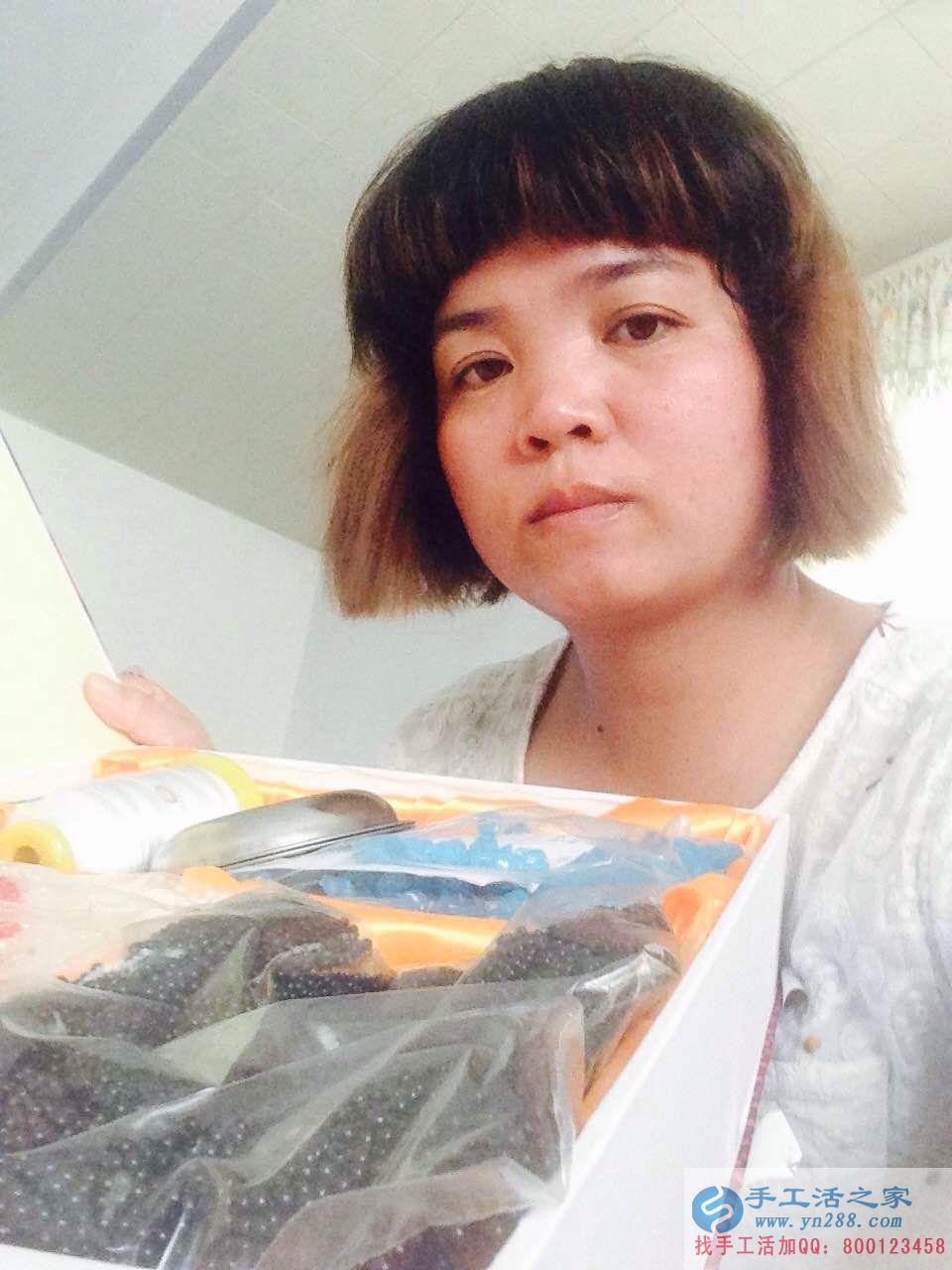 適合家庭婦女做的手工活，廣東佛山錢(qián)女士找到手工活串珠繡