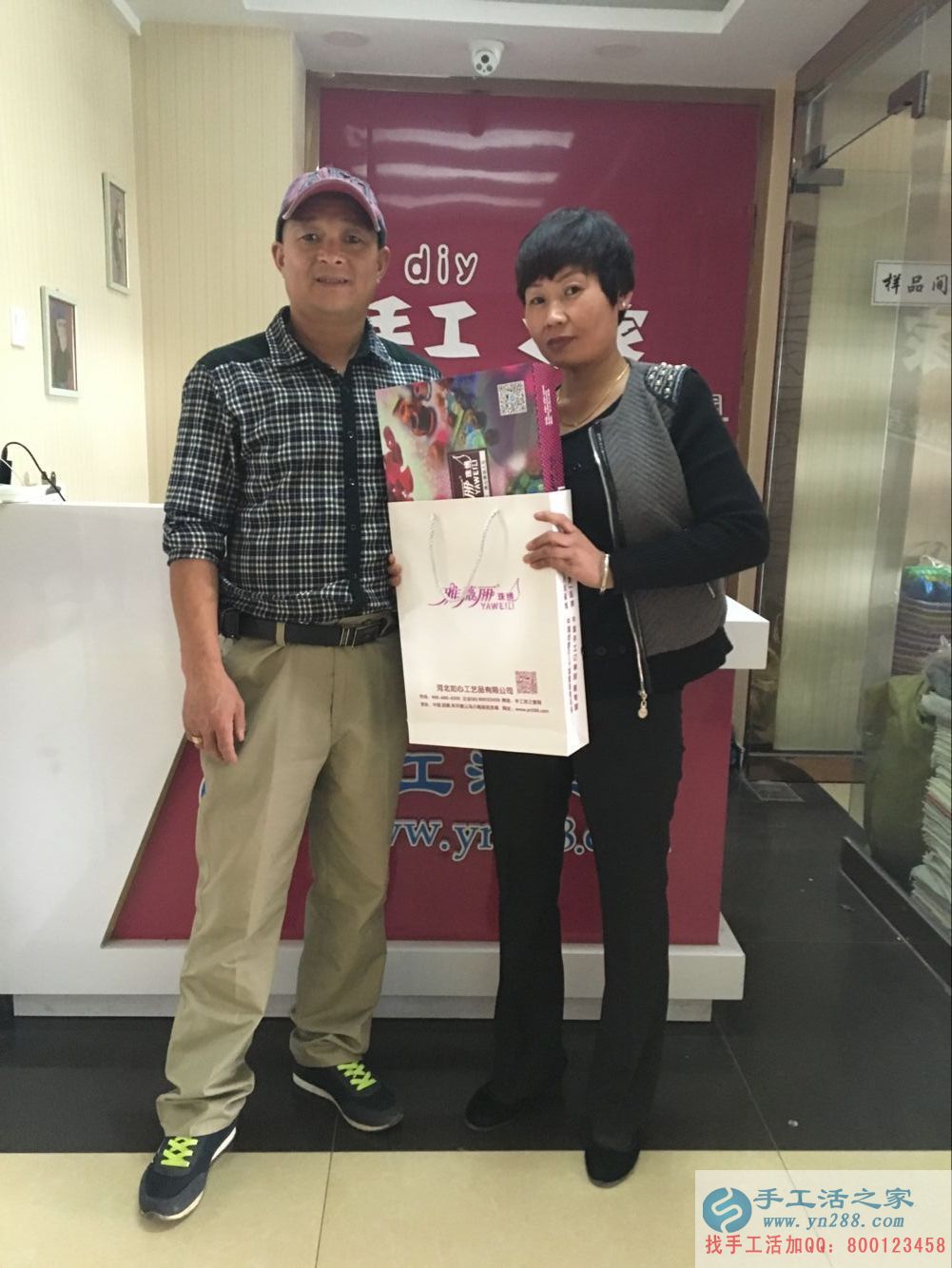 在家能做的兼職，邢臺理發(fā)店老板前來手工活之家做串珠加工外發(fā)