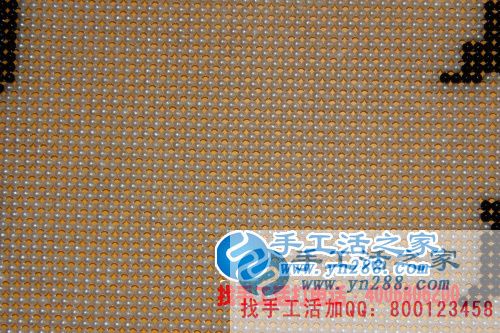 廣東清遠(yuǎn)市小學(xué)教師陸女士業(yè)余兼職手工活串珠繡增收入 廣東清遠(yuǎn)市小學(xué)教師陸女士業(yè)余兼職手工活串珠繡增收入