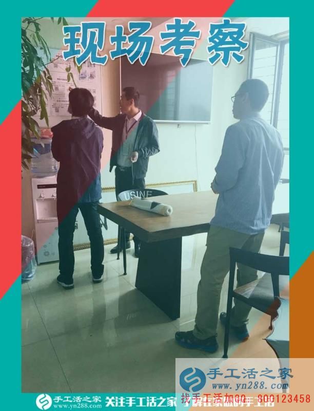 為了肩上沉甸甸的母愛，江蘇徐州年輕母親陳女士堅(jiān)持在家里做手工活賺錢補(bǔ)貼家用(圖2)