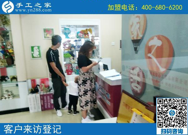 舍得給孩子花錢，福建莆田許女士一直在家做手工活加盟項目掙錢