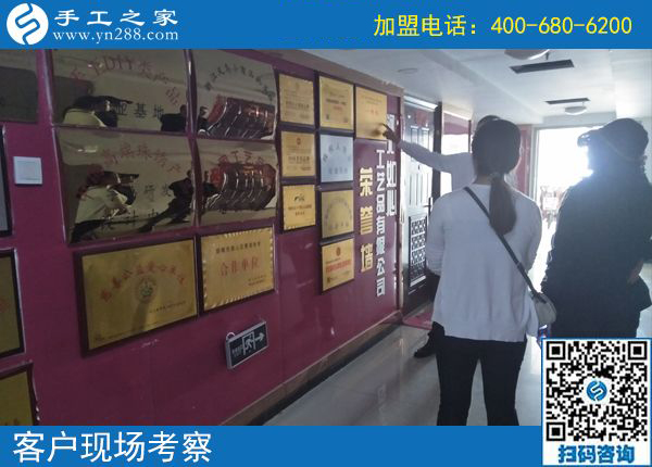 服裝不好賣，廣西崇左韋女士找到正規(guī)串珠手工活加工項目掙錢補貼
