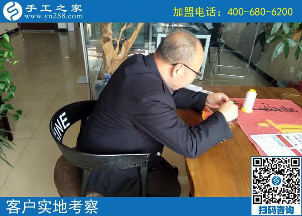 正規(guī)供料的手工活讓他又結(jié)算1200元，江蘇呂先生二次創(chuàng)業(yè)成功全靠這個方法