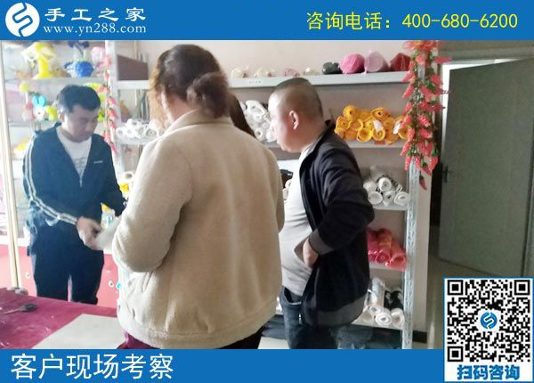 3月21日，在家做什么手工活能掙錢？大家都選這個賺錢的手工活。手工之家接待考察加工客戶剪影