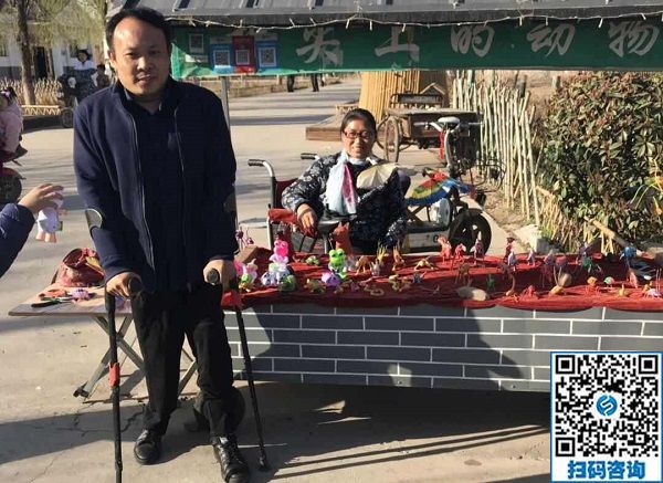 讓更多的民間手工和民間手工藝人在這個舞臺上一起高飛！------記手工之家郝總到訪糧畫小鎮(zhèn)，探訪草編大師李素云