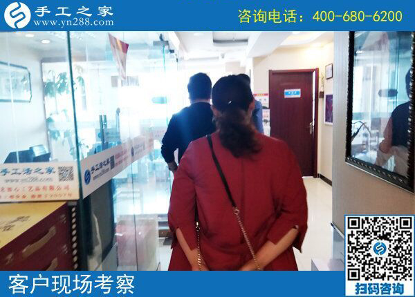 南京手工活在家做，讓下崗職工劉女士實(shí)現(xiàn)居家再就業(yè)(圖1)