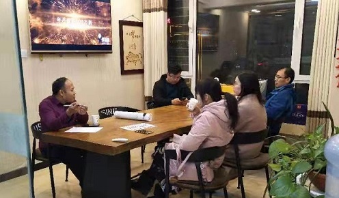 加大珠繡市場化、著重產(chǎn)品創(chuàng)新------記邯鄲學(xué)院文化產(chǎn)業(yè)管理專業(yè)主任一行到手工之家調(diào)研指導(dǎo)