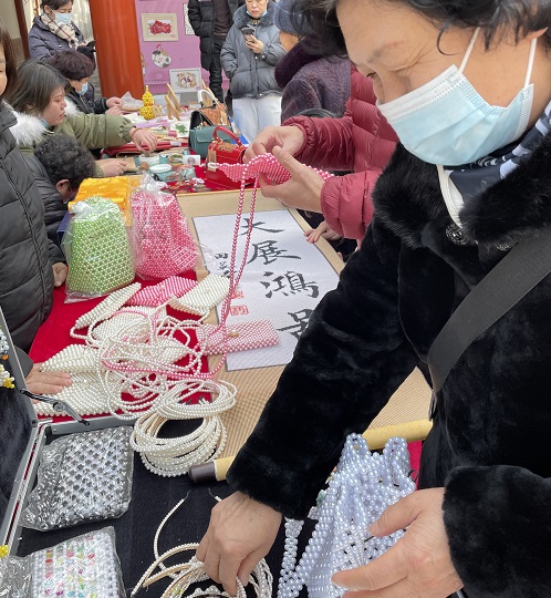 祝福三·八婦女節(jié)，勵志珠珠繡添風(fēng)采！------記手工之家參加“幸福叢臺、巾幗添彩”手工藝品展