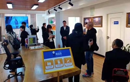 與女兒一起做手工，幸福從來(lái)都是奮斗來(lái)的------記手工之家加工補(bǔ)貼政策之優(yōu)秀合作伙伴方先生