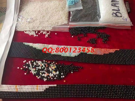 媽媽在家做手工活掙錢(qián)，孩子不再做留守兒童(圖1)