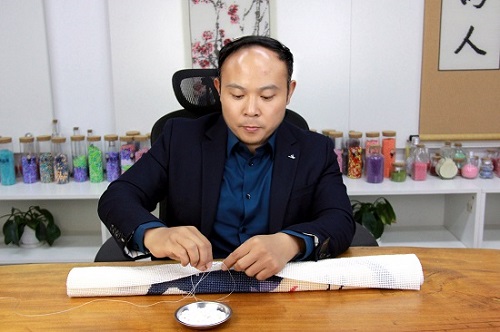 拳拳愛心，只為世間溫暖------記愛心企業(yè)手工之家創(chuàng)始人郝總
