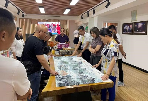 拳拳愛心，只為世間溫暖------記愛心企業(yè)手工之家創(chuàng)始人郝總