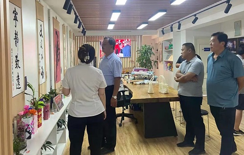 發(fā)展殘疾人事業(yè)，實施鄉(xiāng)村振興戰(zhàn)略--------記邱縣梁二莊鎮(zhèn)村領導一行蒞臨手工之家參觀指導
