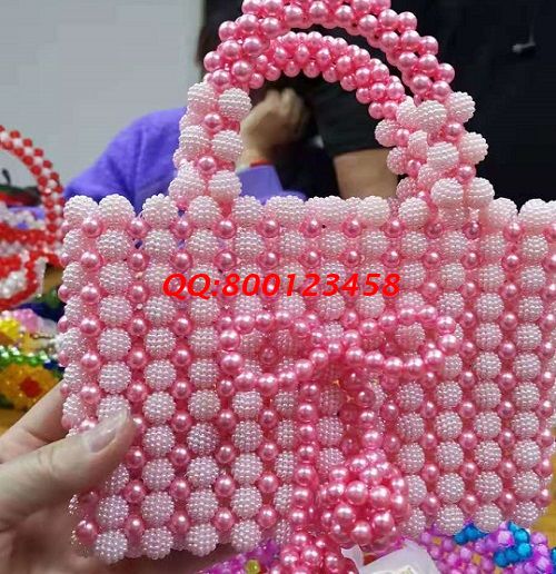 手工活外發(fā)串珠子，手工愛好者找到在家掙錢方法(圖1)