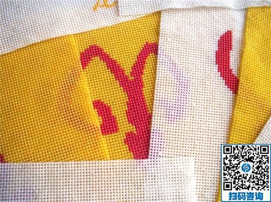 在家?guī)抟材軖赍X，巧手媽媽做手工活串珠加工(圖1)