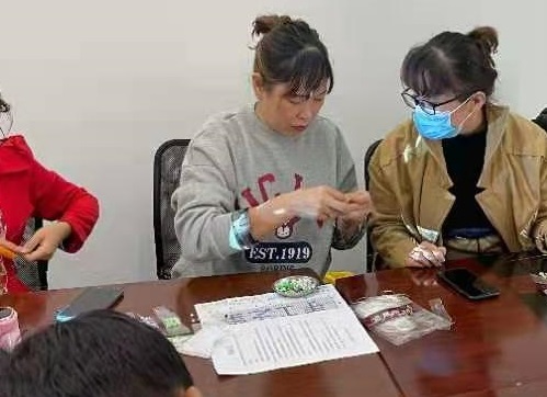 返鄉(xiāng)創(chuàng)業(yè)，開(kāi)珠繡手工工作室是她的選擇--- --- 記手工之家優(yōu)秀代理加工補(bǔ)貼政策之優(yōu)秀代理焦女士
