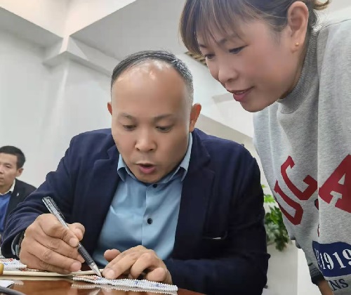 返鄉(xiāng)創(chuàng)業(yè)，開(kāi)珠繡手工工作室是她的選擇--- --- 記手工之家優(yōu)秀代理加工補(bǔ)貼政策之優(yōu)秀代理焦女士