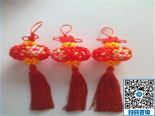 婦女在家加工手工活，做好后公司回收輕松自由(圖1)