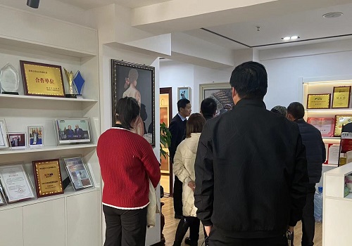 手工帶動就業(yè)，讓農(nóng)民有事干、農(nóng)村更美麗 --- --- 記河北大名一鎮(zhèn)村領(lǐng)導(dǎo)一行來手工之家實(shí)地參觀考察