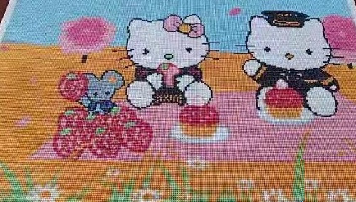 在家串制精美別致的珠繡藝品，常年足不出戶把錢賺(圖1)