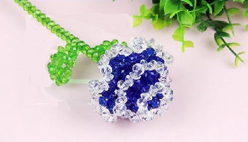 1月31日，正規(guī)可靠的手工項(xiàng)目，可以帶回家做的手工，手工之家都有什么品牌？圖為勵(lì)志珠珠繡串珠手工產(chǎn)品剪影
