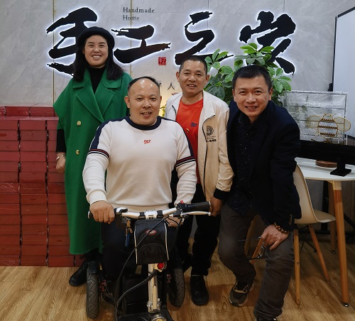 攜手搭舞臺(tái)，手工助就業(yè) —— 記長沙市溫馨助殘公益服務(wù)中心領(lǐng)導(dǎo)蒞臨手工之家