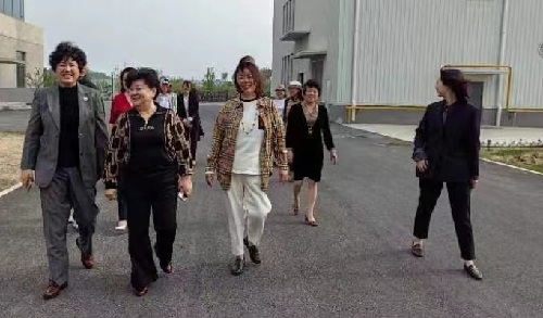 越了解、心越齊------記手工之家參加邯鄲市婦女手工業(yè)協(xié)會走近企業(yè)相關(guān)活動