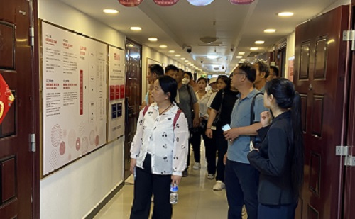 飾品加工廠+移動潮品店，讓大家一起做手工掙錢 ------ 記石家莊項目考察團隊到手工之家考察合作