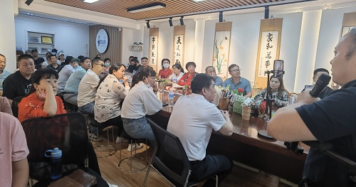飾品加工廠+移動潮品店，讓大家一起做手工掙錢 ------ 記石家莊項目考察團隊到手工之家考察合作