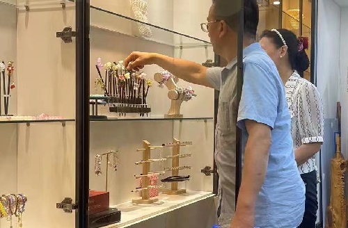 有朋自遠(yuǎn)方來(lái)，只為手工而相聚 ------ 記石家莊和甘肅的朋友來(lái)到手工之家學(xué)習(xí)考察