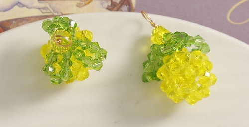 7月14日，手工活兼職招聘信息，居家靈活就業(yè)副業(yè)，開飾品加工廠，合作手工之家的服務(wù)內(nèi)容是什么，圖為串珠米珠繡手工產(chǎn)品剪影