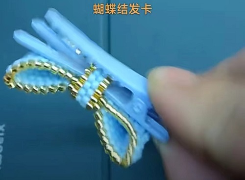 4月17日，手工活外發(fā)加工正規(guī)廠家，純手工加工串珠，開飾品加工廠，與手工之家合作，就是放心，圖為飾品類串珠純手工產(chǎn)品剪影