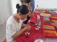 珠繡手工落地生根，讓農(nóng)民能多一份收入--- --- 記手工之家郝總受邀到邯鄲某地手工培訓室指導工作