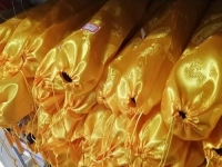 10月27日，靠譜的手工加工項目，在家做串珠手工掙錢，手工之家的手工項目很人性化，圖為勵志珠珠繡串珠手工產(chǎn)品剪影