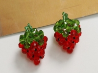 1月1日，新年新開始，手工活外發(fā)一手貨源，在家做手工掙錢，靈活就業(yè)創(chuàng)業(yè)開飾品加工廠，在手工之家，加工和銷售都能掙錢，圖為飾品類串珠純手工產(chǎn)品剪影