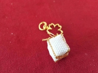 2月24日，手工活外發(fā)一手貨源，拿回家做的手工副業(yè)，在家開飾品加工廠掙錢，可以到手工之家實(shí)地考察合作嗎？圖為串珠米珠繡手工產(chǎn)品剪影