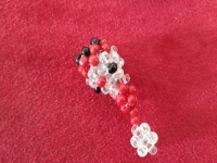 6月28日，正規(guī)手工活接單平臺(tái)，手工加工回收項(xiàng)目，開手工加工廠，手工之家重服務(wù)、重合作，圖為串珠米珠繡純手工產(chǎn)品剪影