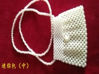 8月17日，可在家做的兼職手工活，想接正規(guī)廠(chǎng)家手工項(xiàng)目,做手工傳承官，在手工之家，重合作、重服務(wù)，圖為串珠米珠繡純手工產(chǎn)品剪影