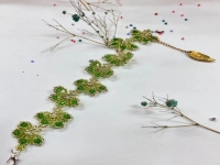 9月7日，手工活拿回家做在哪里找，靈活就業(yè)創(chuàng)業(yè)，做手工傳承官，在手工之家，了解清楚是合作的基礎(chǔ)，圖為串珠米珠繡純手工產(chǎn)品剪影