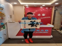 鄭州美女在家做手工活珠繡，打算組織周圍姐妹一起做