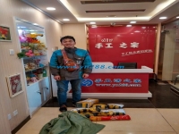 手工活之家業(yè)務忙，訂單多忙壞快遞小哥