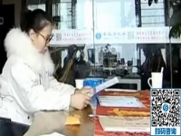美女想做低成本創(chuàng)業(yè)項(xiàng)目，來(lái)手工之家考察