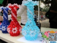 做好一個全職媽媽，廣西百色陸女士除了照顧家還做珠繡串珠外發(fā)手工活掙錢