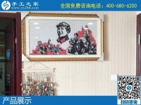 手工之家企業(yè)里掛滿了裝裱好的平面珠繡，大氣、漂亮